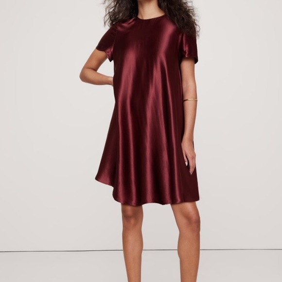 NWT Banana Republic Aurelia Trapeze Dress Cherry Red Satin Silk Short Sleeve M - Picture 1 of 12
